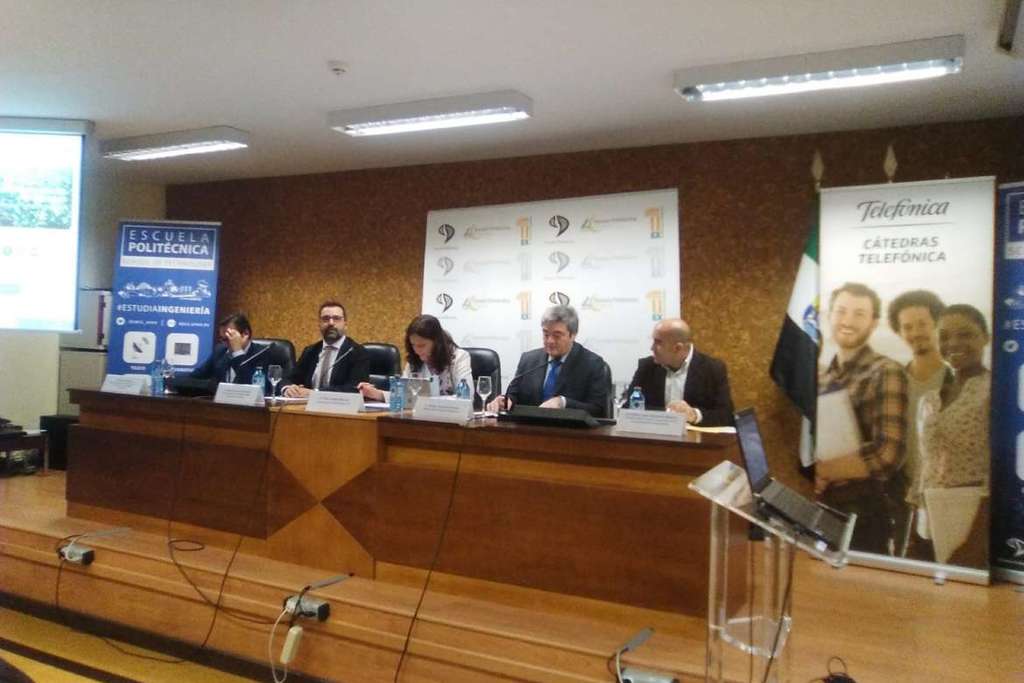 El director general de Agenda Digital subraya en Cáceres el valor de las TIC para mejorar la competitividad de la universidad pública