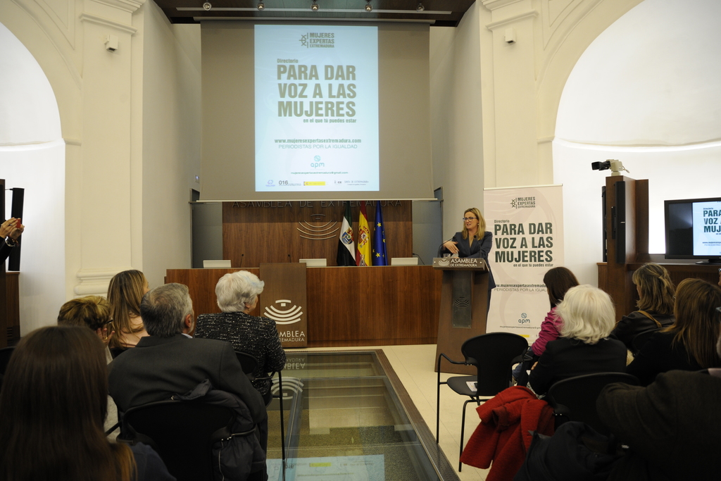 Blanca Martín apuesta por la colaboración con las asociaciones de prensa para visibilizar el papel de la mujer y alcanzar la igualdad