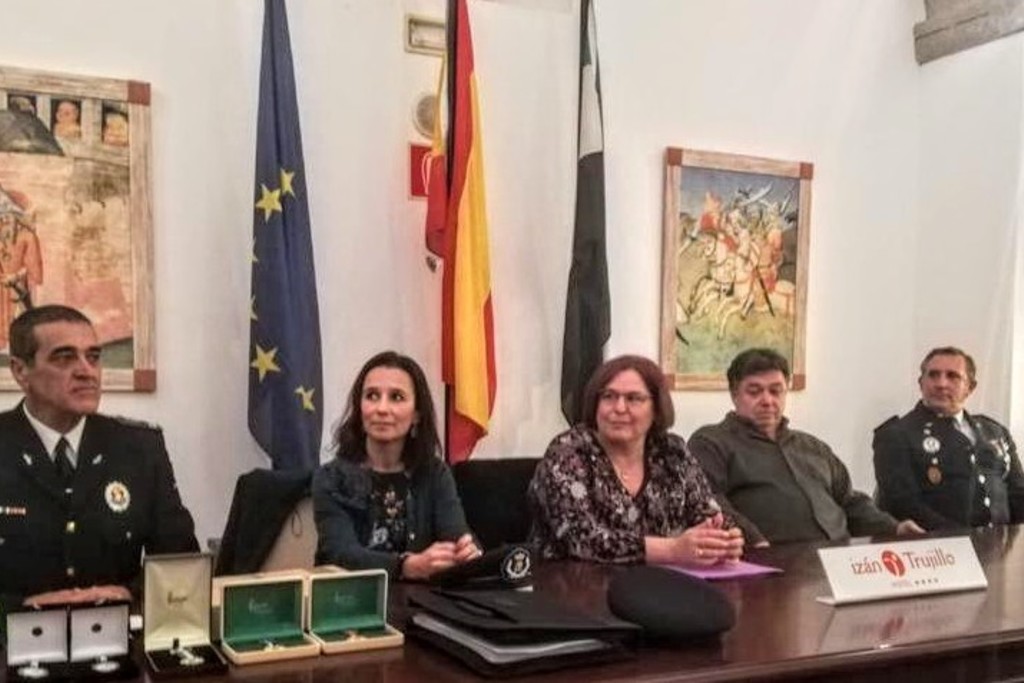 Begoña García destaca la profesionalización de la policía local en Extremadura y anima a la incorporación de más mujeres