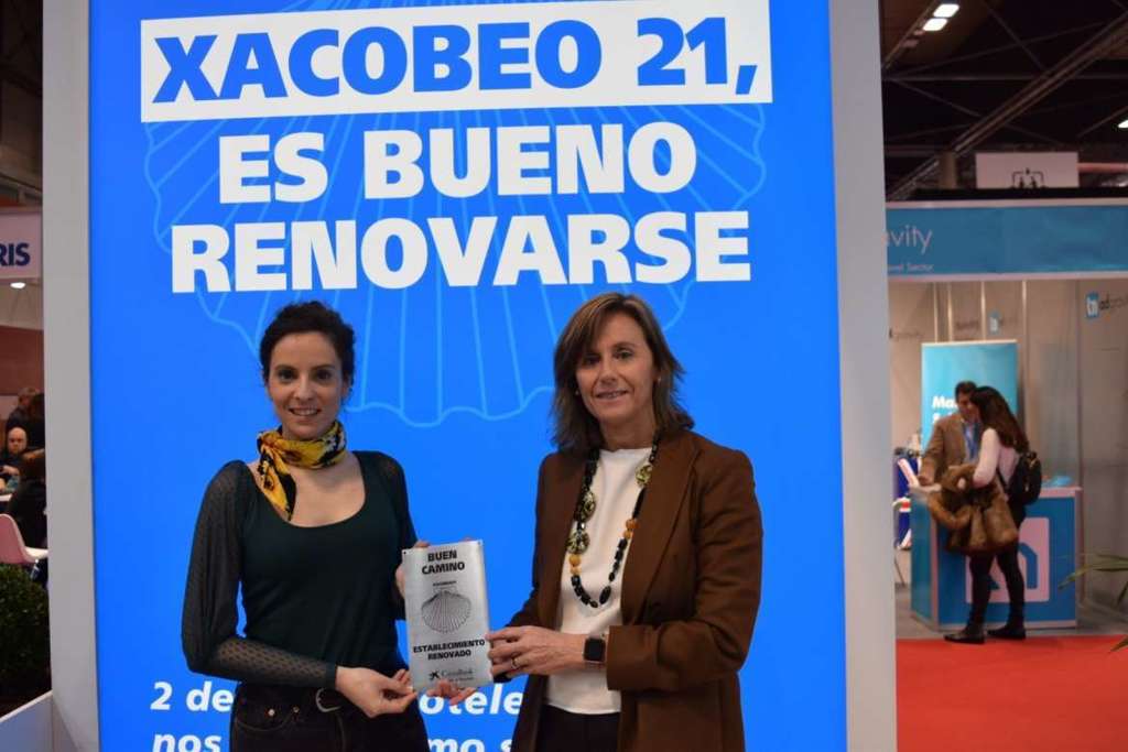La Junta de Extremadura y CaixaBank firman un acuerdo de financiación al sector turístico para preparar el Xacobeo 2021