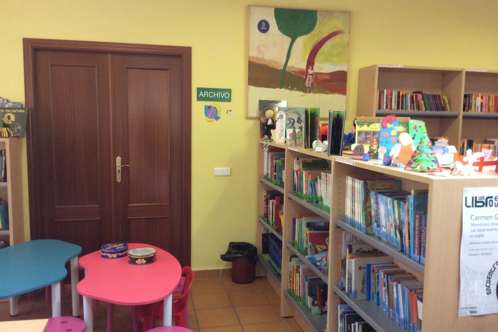 Educación concede más de 41.000 euros a 41 centros concertados para la mejora de sus bibliotecas escolares