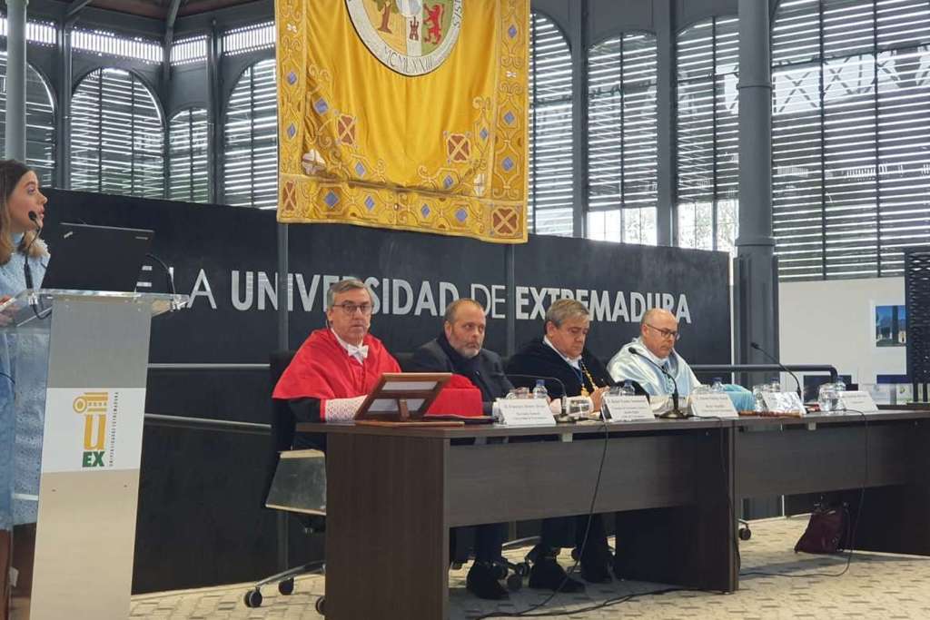 Rafael España destaca el papel de la Universidad en la generación de nuevo conocimiento y capacitación de los ciudadanos