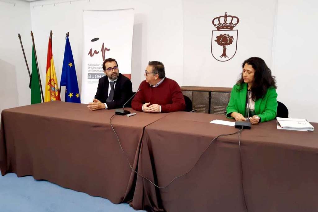 La Junta de Extremadura y AUPEX presentan “Infopirina”, una herramienta para combatir la desinformación