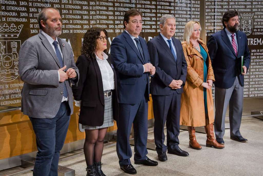 El Gobierno regional y los agentes sociales firman la Declaración para la concertación social en Extremadura 2020-2023