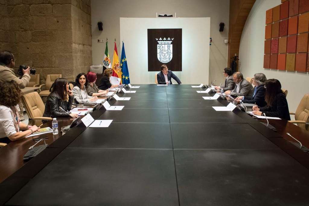 La Junta de Extremadura suspende las clases durante quince días desde el próximo lunes para combatir el coronavirus