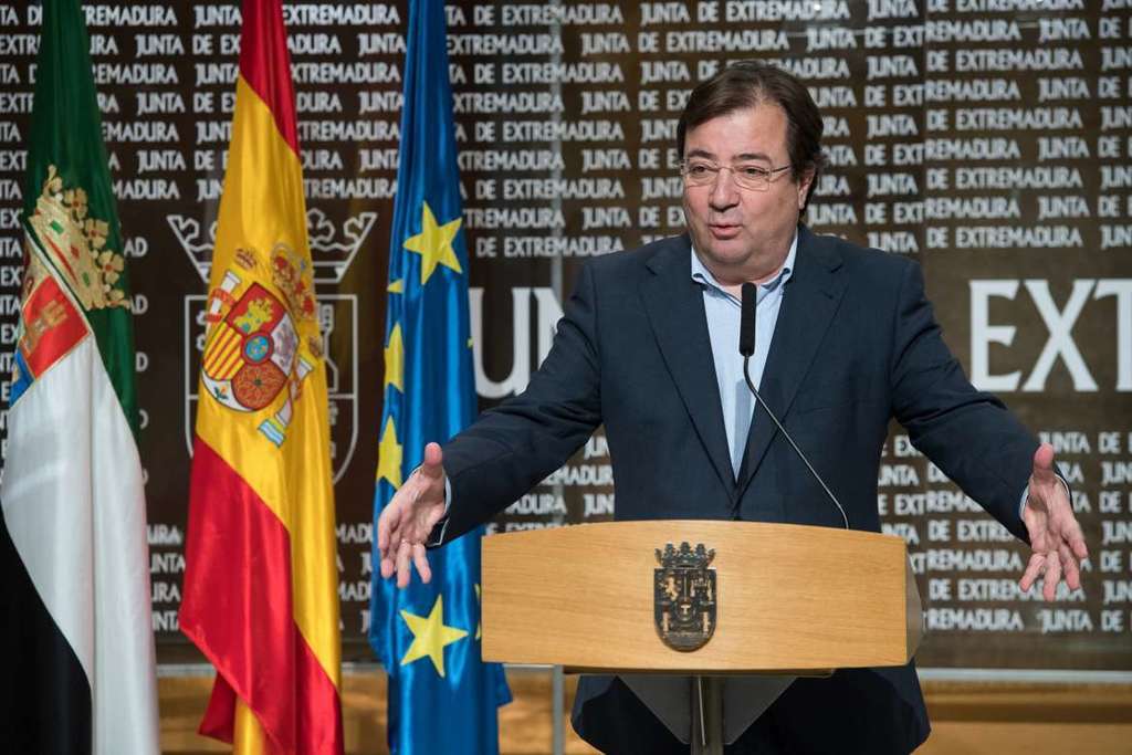 Fernández Vara invita a los grupos parlamentarios a tomar decisiones “compartidas” en la fase de desescalada