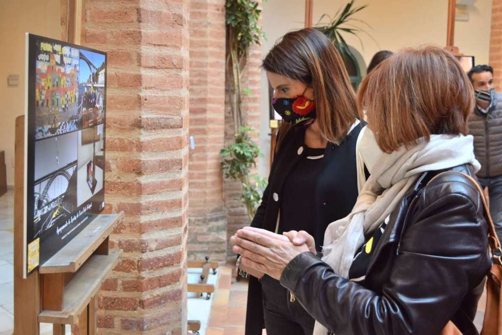 La consejera de Cultura visita la exposición ‘Mirando el Pasado, camino hacia el futuro’ en el Museo Arqueológico Provincial de Badajoz