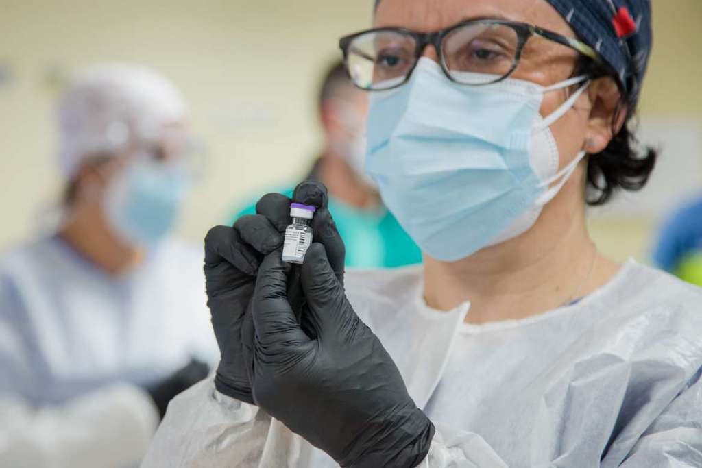 El Área de Salud de Cáceres programa una vacunación sin cita para mayores de 70 años no localizados