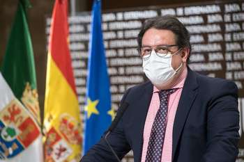 Extremadura suspende de forma cautelar y provisional la vacunación con AstraZeneca