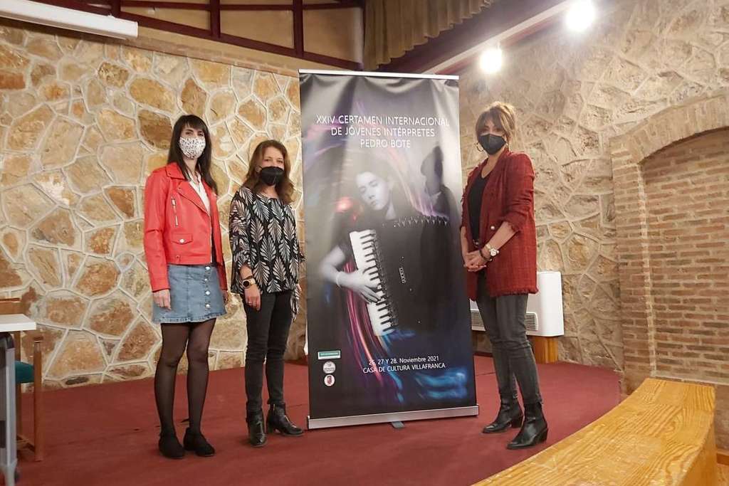 La secretaria general de Cultura muestra el apoyo y el respaldo de la Junta de Extremadura a la música en la presentación del Certamen ‘Pedro Bote’