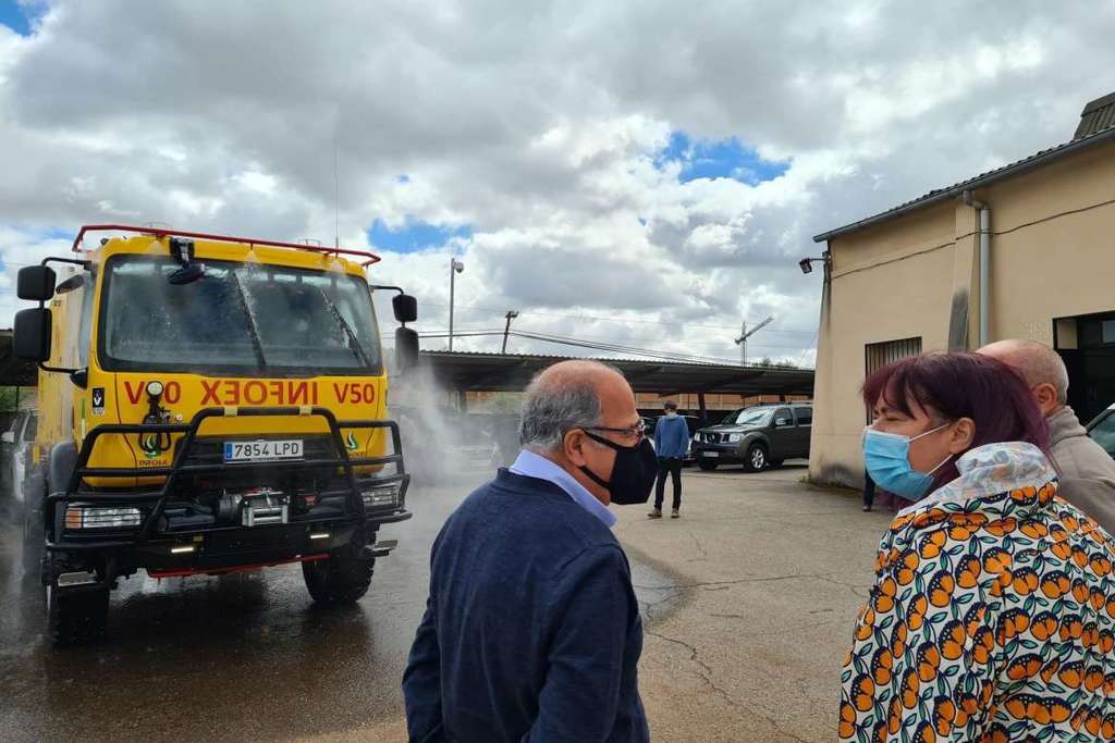 Begoña García visita el COR del Infoex, que ha recepcionado nuevos vehículos