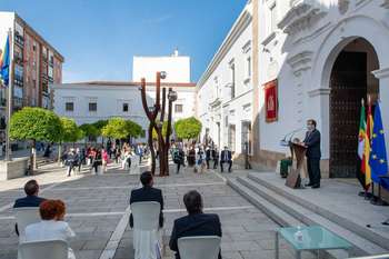 Fernández Vara ensalza el camino de la Autonomía y la labor realizada en la Asamblea de Extremadura para el desarrollo de la región