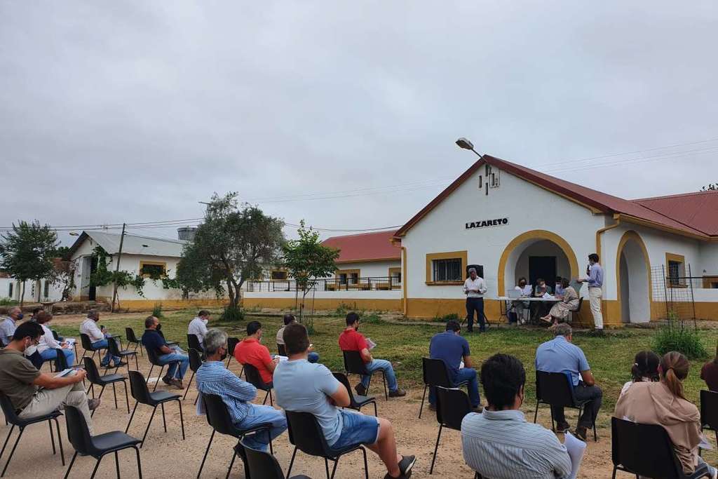 El Censyra celebra una exitosa subasta de ganado porcino de raza Duroc e Ibérica