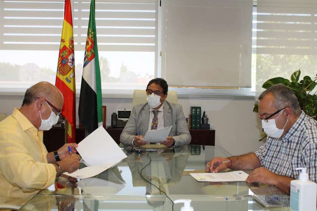 Vergeles firma la prórroga del convenio con FUTUEX para facilitar la atención a las personas tuteladas de la región