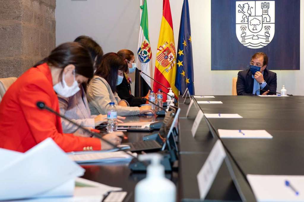 El Consejo de Gobierno acuerda convocar ayudas del Programa MOVES III para apoyar a la movilidad eléctrica en Extremadura
