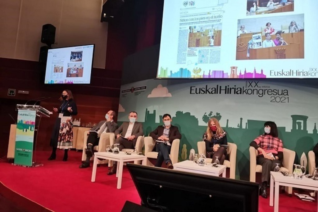 La directora de Urbanismo destaca en el Congreso Euskal Hiria 2021 que las ciudades sostenibles del futuro serán pueblos