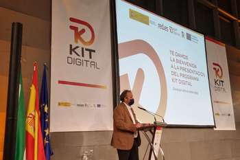La Junta de Extremadura y Red.es presentan en Mérida el programa de ayudas ‘Kit Digital’ para la digitalización de pymes y autónomos