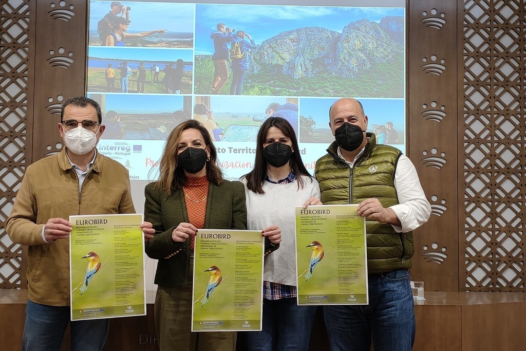 La Diputación de Badajoz presenta su programa de actividades de turismo ornitológico dentro del proyecto Eurobird