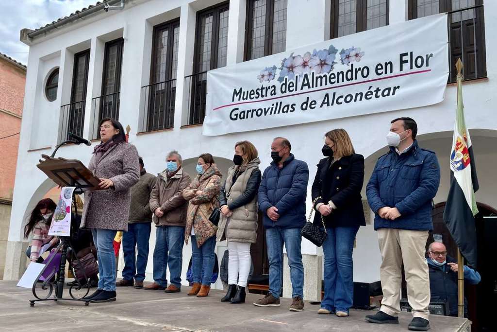 Begoña García destaca la producción de la almendra en la región en la inauguración de la II Feria de la Almendra