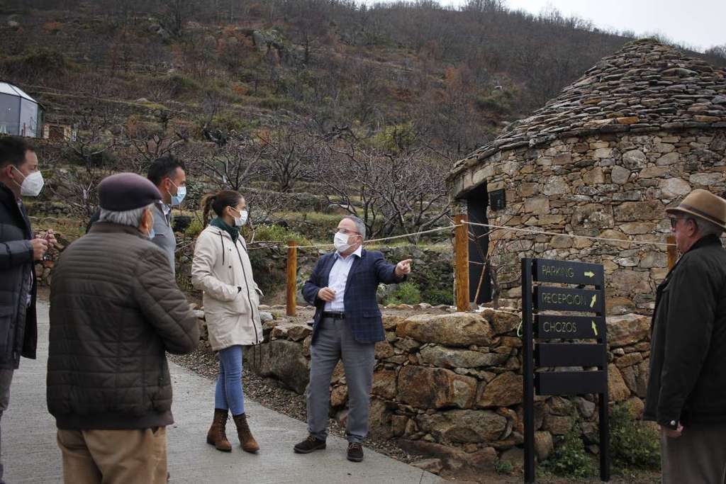 Nuria Flores destaca el aumento de la oferta de turismo sostenible en la inauguración del segundo alojamiento singular de Extremadura