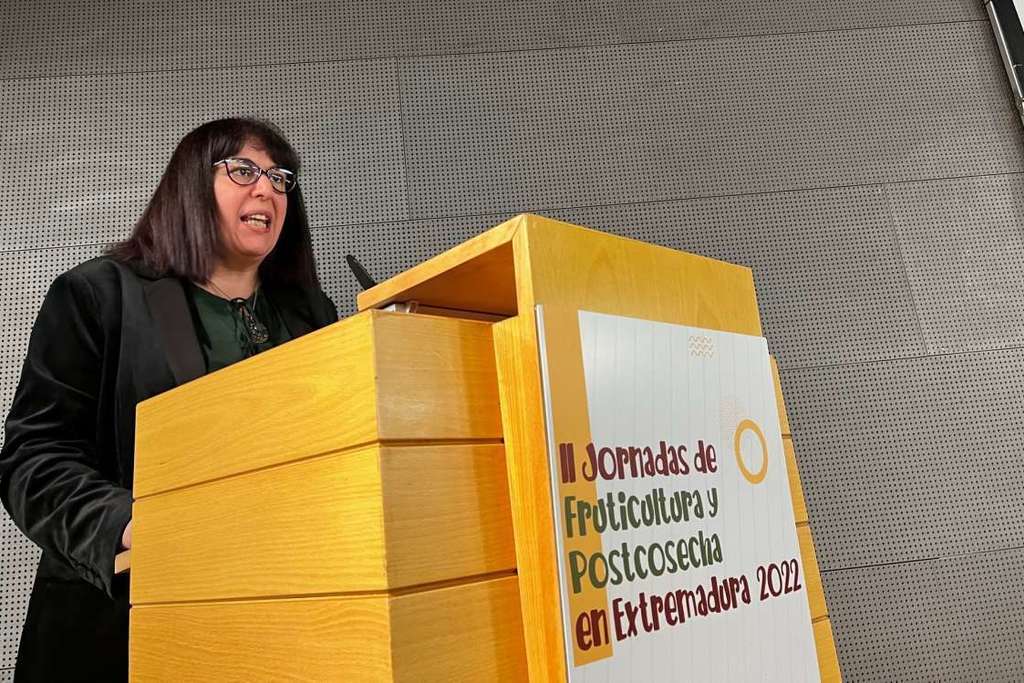 Begoña García destaca el peso crucial del sector frutícola en el desarrollo económico, social y ambiental de Extremadura