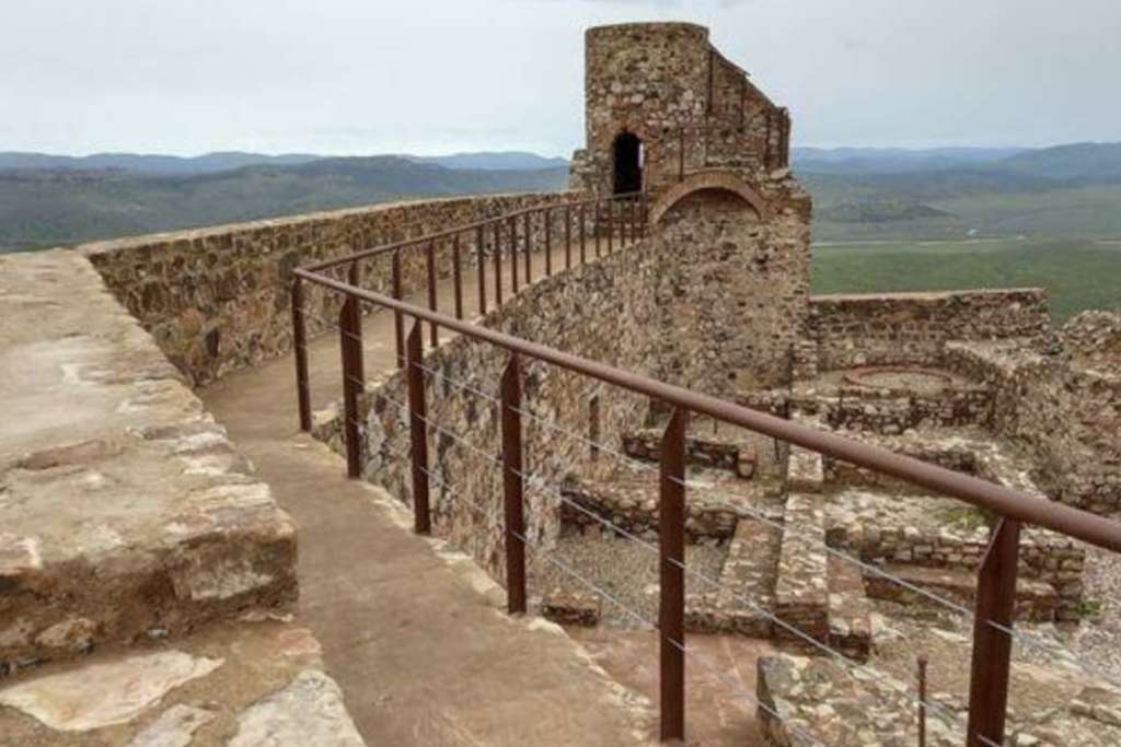 Finalizadas las obras de restauración del castillo de Capilla