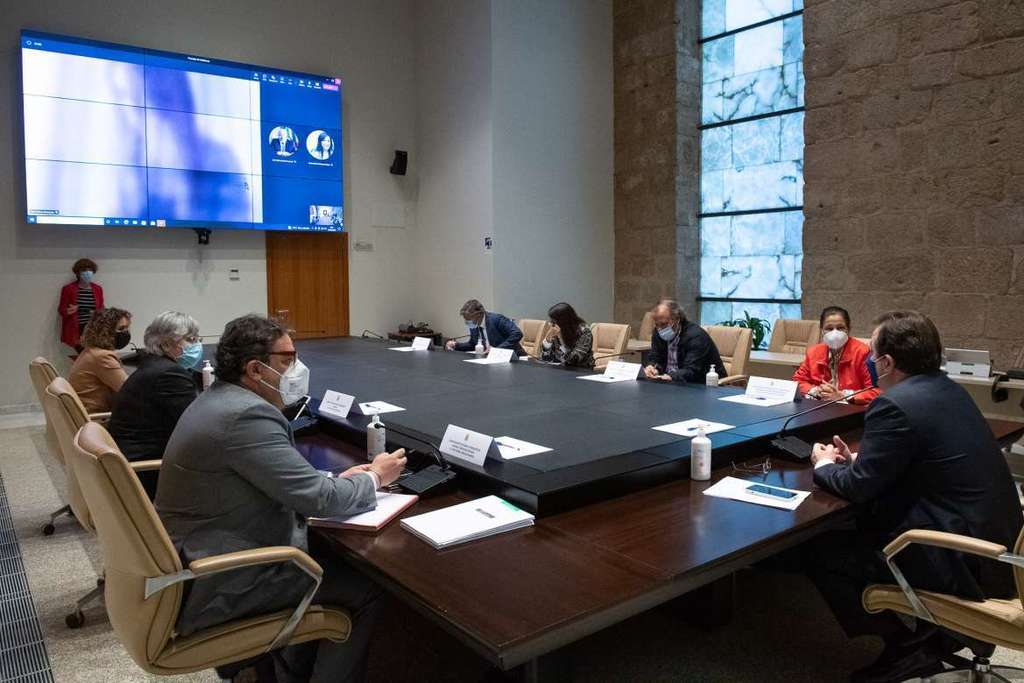 El Consejo de Gobierno acuerda destinar 4 millones de euros a la transformación digital de los municipios de menos de 20.000 habitantes