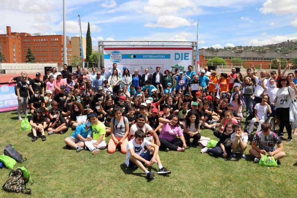 Unos 200 escolares participan en la clausura del programa 'Deporte Inclusivo en la Escuela’ en Cáceres