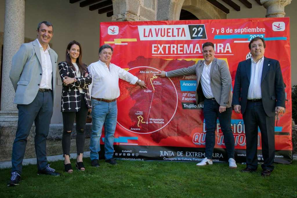El presidente de la Junta destaca en la presentación de las etapas extremeñas de la Vuelta Ciclista a España su impacto económico y promocional