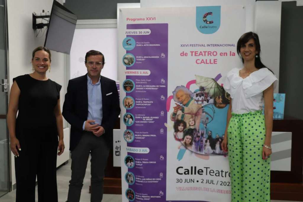La secretaria general de Cultura subraya que el Festival CalleTeatro de Villanueva de la Serena “es una apuesta por la participación ciudadana”