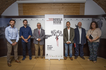 El festival literario “Gata Negra” se consolida como una actividad cultural dinamizadora del turismo y comercio en la comarca de Sierra de Gata y La Raya portuguesa