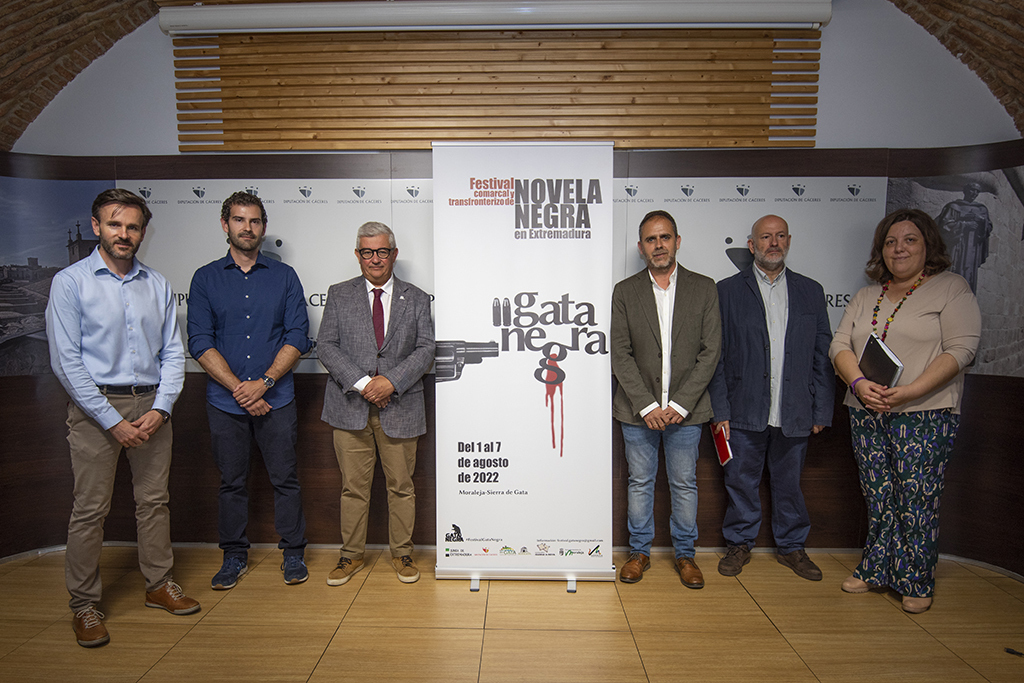 El festival literario “Gata Negra” se consolida como una actividad cultural dinamizadora del turismo y comercio en la comarca de Sierra de Gata y La Raya portuguesa