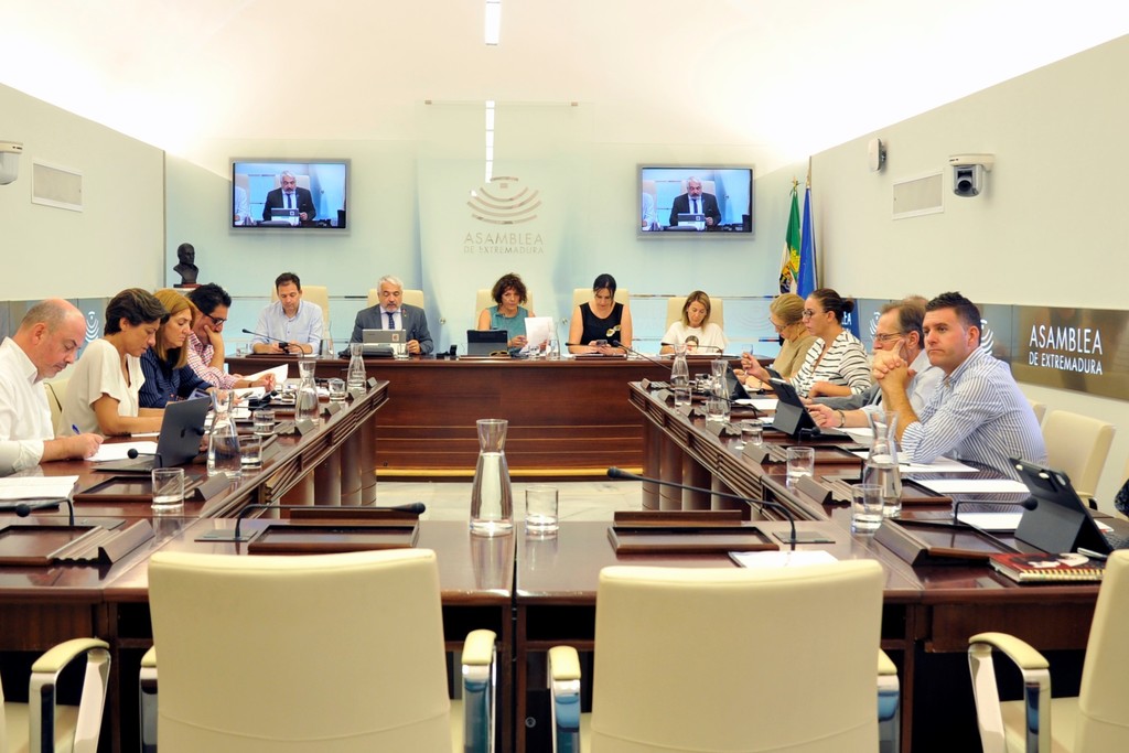 La Abogacía General de la Junta de Extremadura incrementa su actividad judicial en 2021 y atiende más de mil expedientes