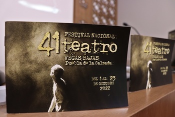 Octubre es teatro en Puebla de la Calzada
