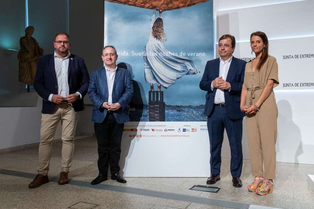 Fernández Vara destaca la vuelta a la “plena normalidad” y la recuperación del Teatro María Luisa en el balance del 68 Festival de Mérida