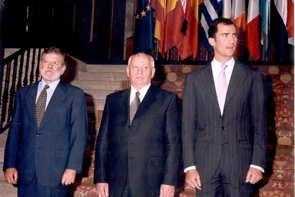 La Fundación Yuste lamenta el fallecimiento de Mijaíl Gorbachov, Premio Europeo Carlos V 2002
