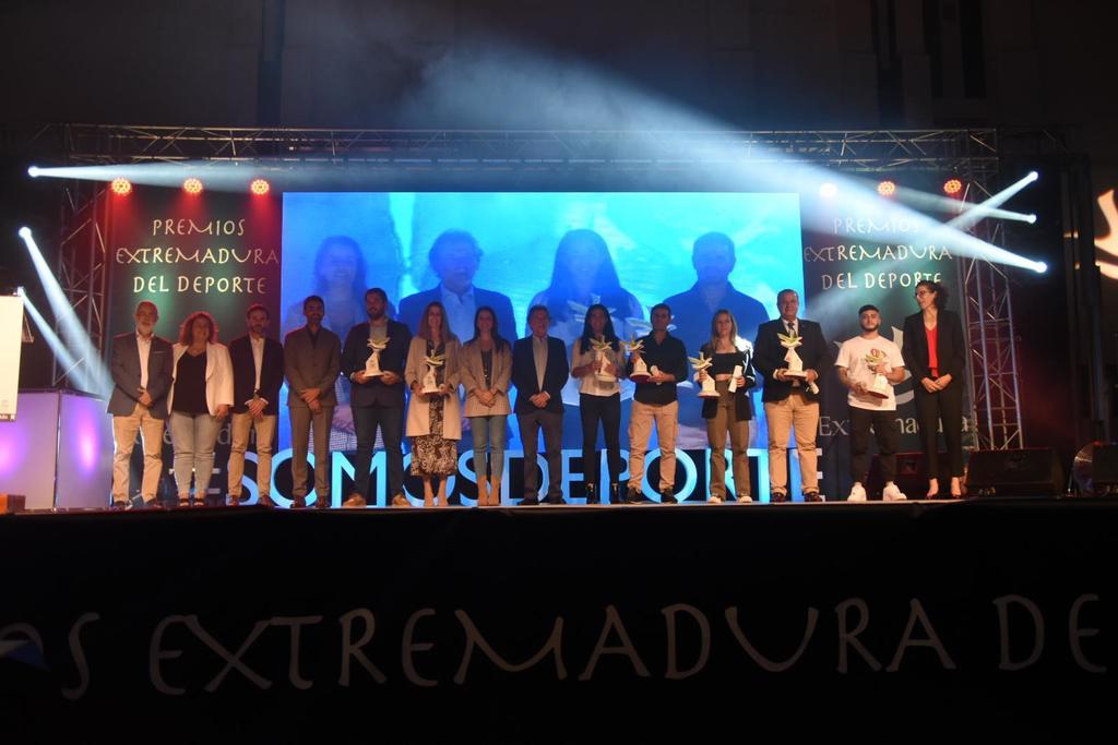 Nuria Flores participa en la gala de entrega de los Premios Extremeños del Deporte