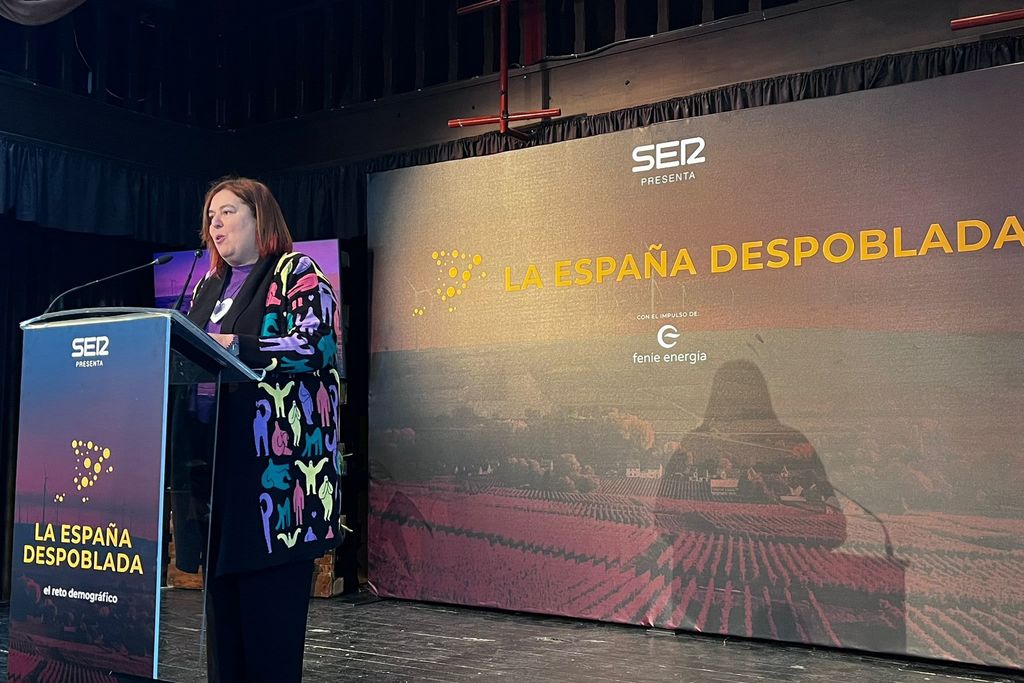Begoña García destaca el compromiso de los medios de comunicación extremeños con el mundo rural