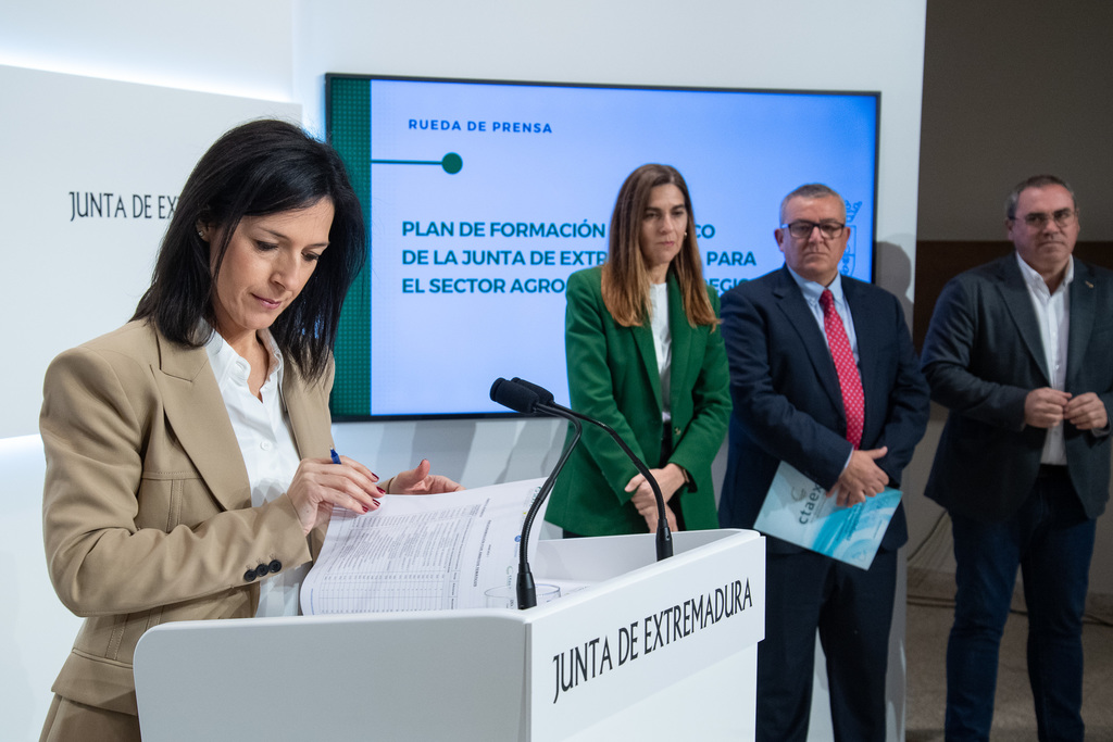 Esther Gutiérrez presenta el Plan de Formación Profesional del Sector Agroalimentario 2022-2023, que supera los 3,8 millones de euros