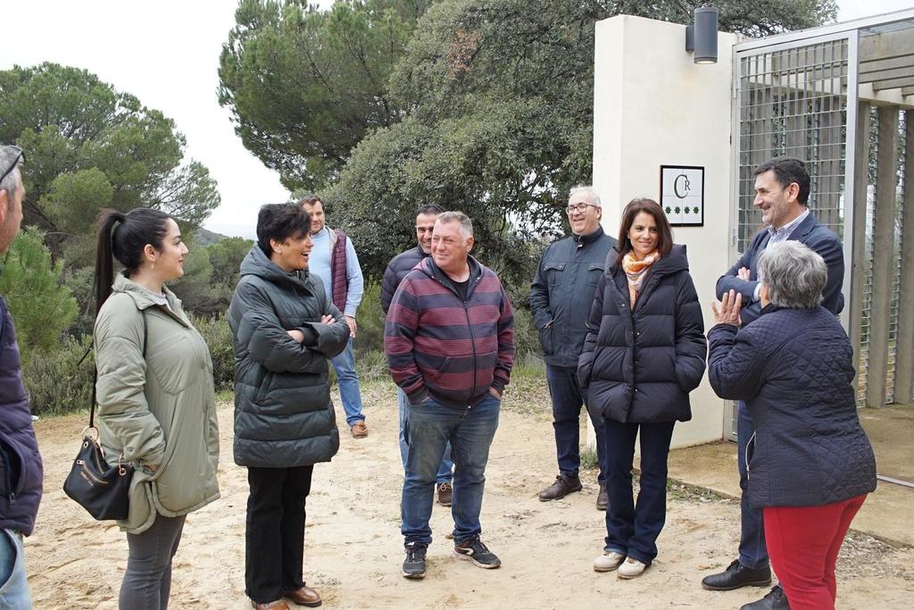 La consejera Nuria Flores visita el Complejo Turístico del Cíjara, remodelado por la Junta de Extremadura para su puesta en servicio