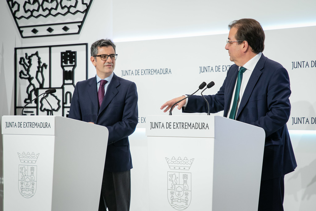 Fernández Vara traslada a Bolaños la necesidad de que el Gobierno central siga invirtiendo en Extremadura