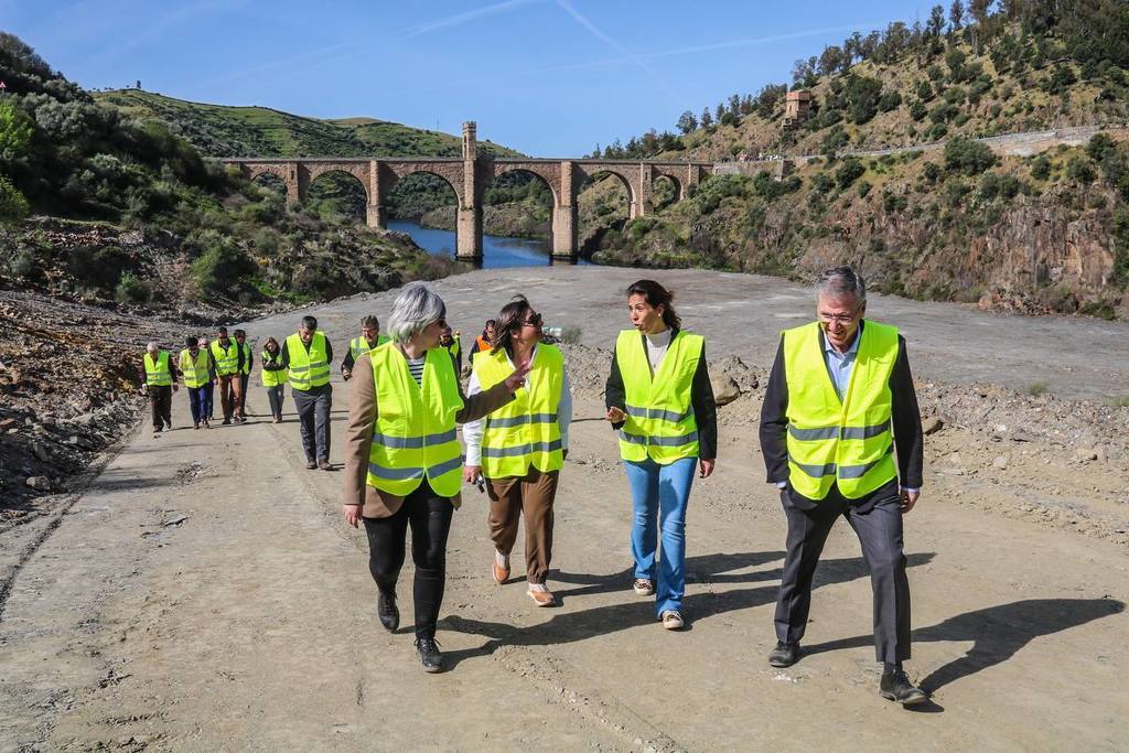 Leire Iglesias considera que el nuevo puente de Alcántara servirá para preservar el patrimonio histórico y mejorar la vertebración territorial