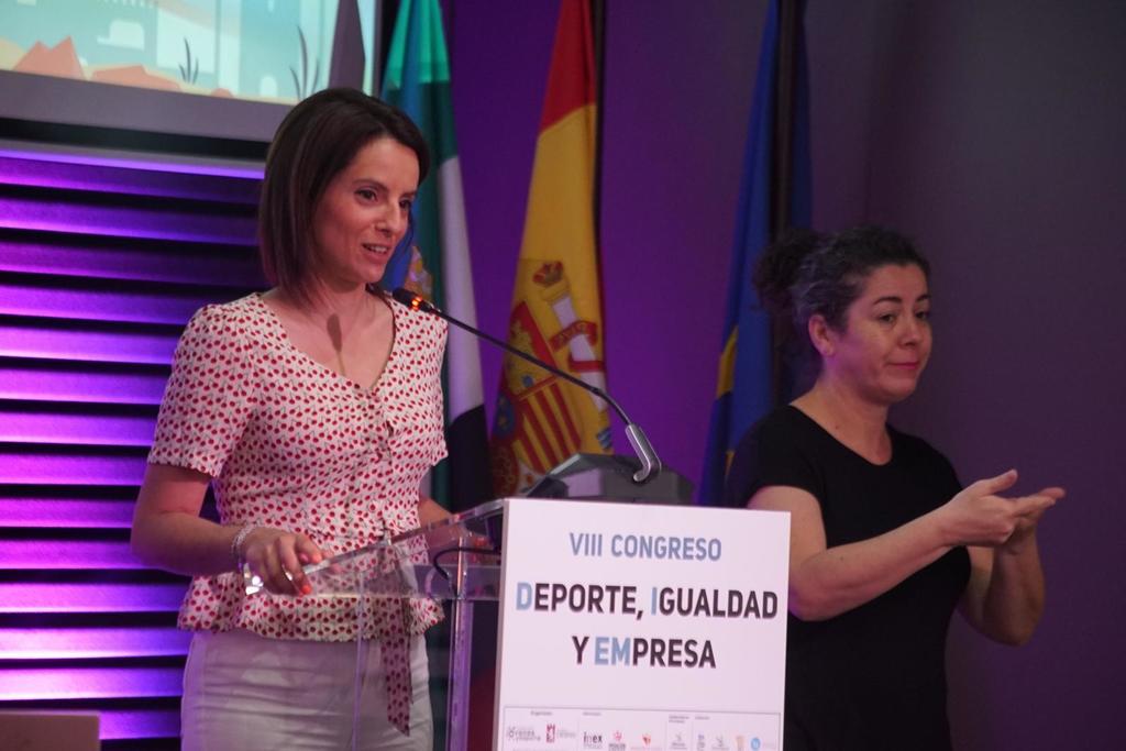 Nuria Flores asiste en Cáceres al VIII Congreso 'Deporte, Igualdad y Empresa'