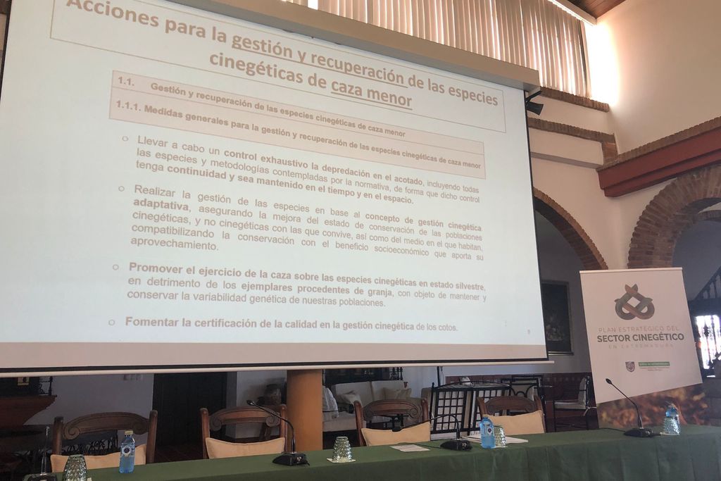 Presentado el documento final del Plan Estratégico de la Caza de Extremadura