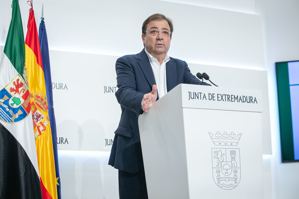 Fernández Vara anuncia que se presentará a la investidura para garantizar la estabilidad y pide la abstención al resto de los grupos