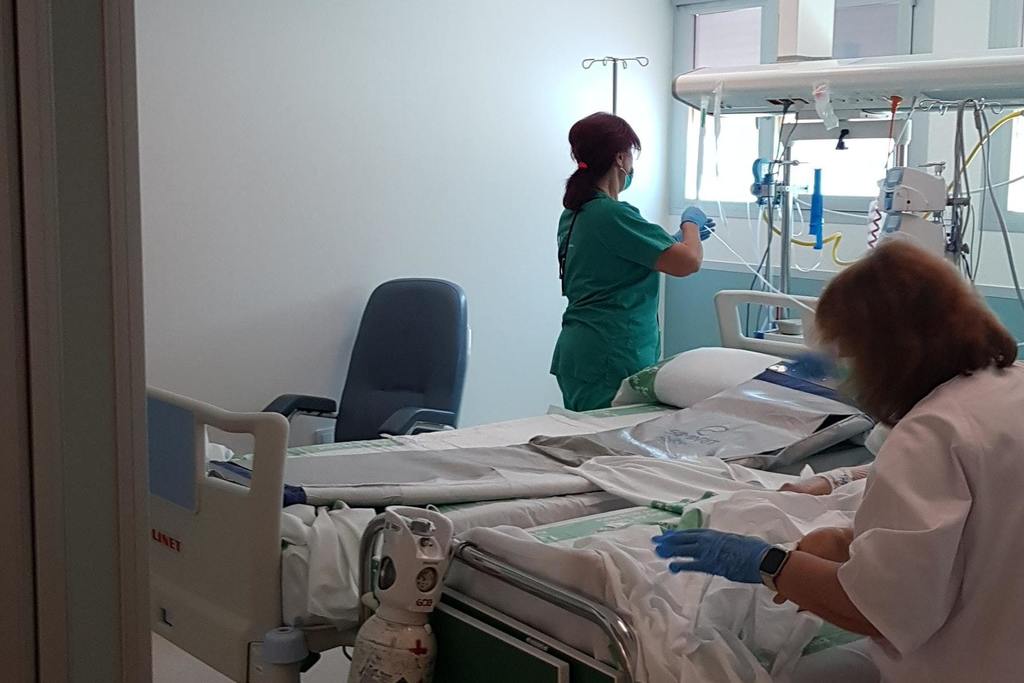 La Unidad de Cuidados Avanzados del Hospital Campo Arañuelo ha atendido a cincuenta pacientes desde que se puso en funcionamiento