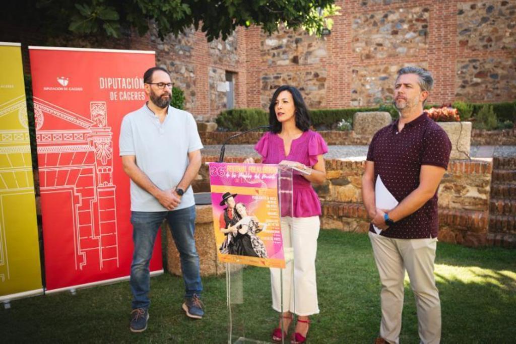 La riqueza cultural y folklórica del Festival de los Pueblos del Mundo aterriza en 8 localidades de la provincia gracias a la Diputación de Cáceres