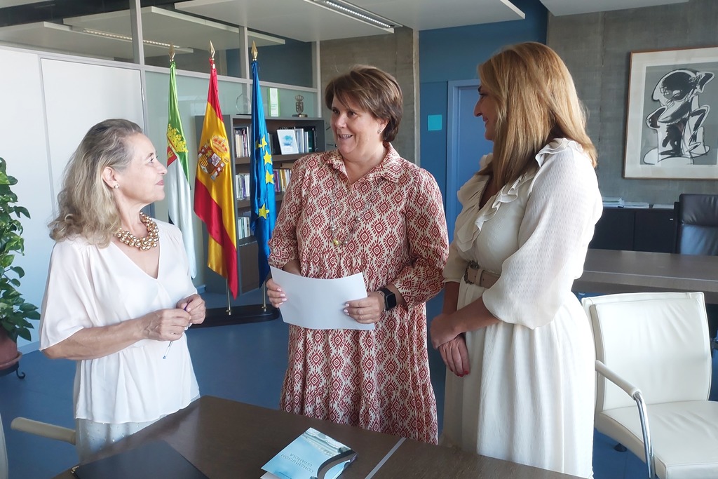 María José Cabanillas Ruiz toma posesión como presidenta del Consejo Escolar de Extremadura