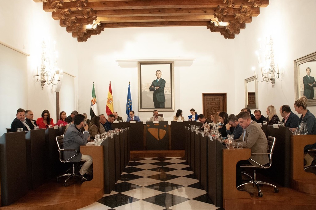 La Diputación aprueba un Plan Especial de Empleo y Gasto Corriente dotado con 8 millones de euros