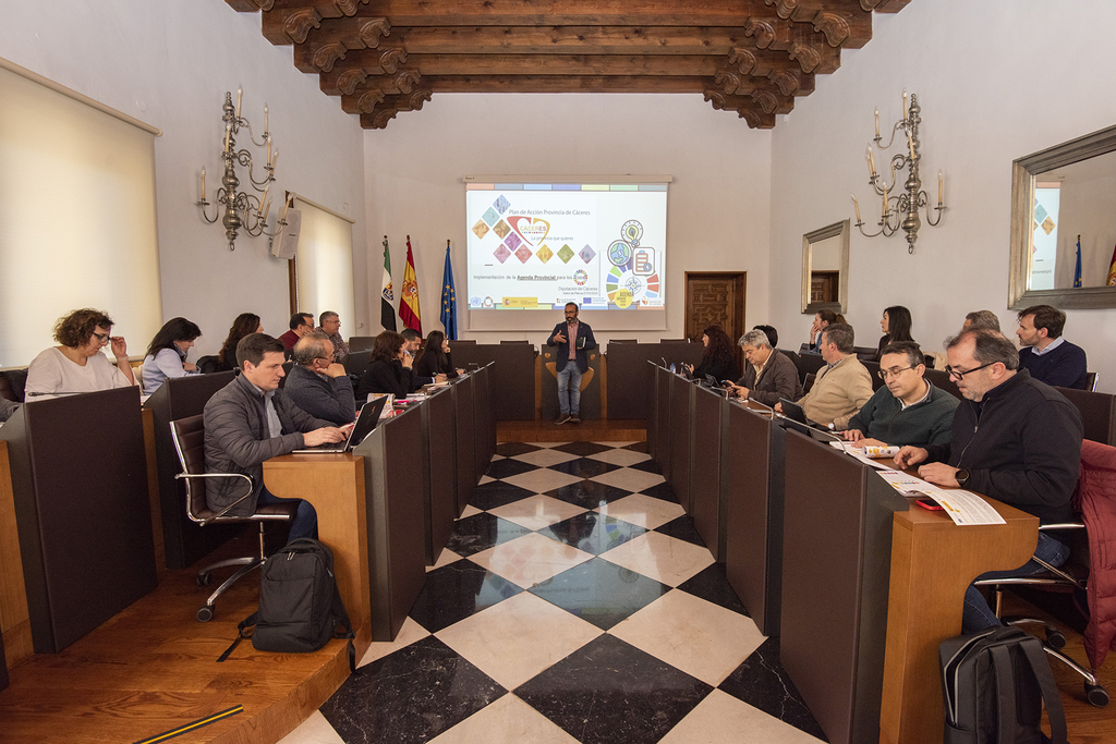 Todas las áreas de la Diputación de Cáceres, preparadas para implementar la Agenda Provincia de Cáceres